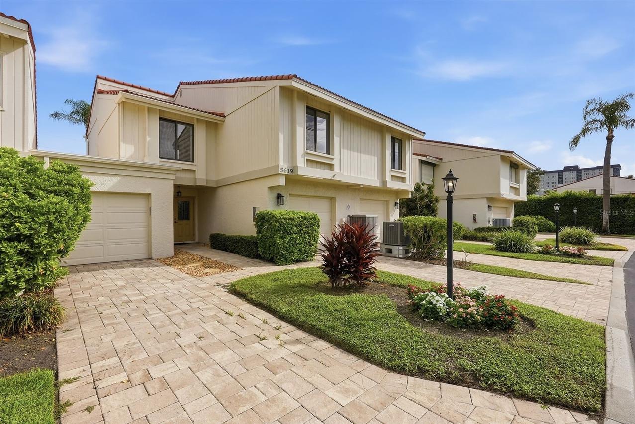 5619 Escondida Blvd., St Petersburg, FL 33715