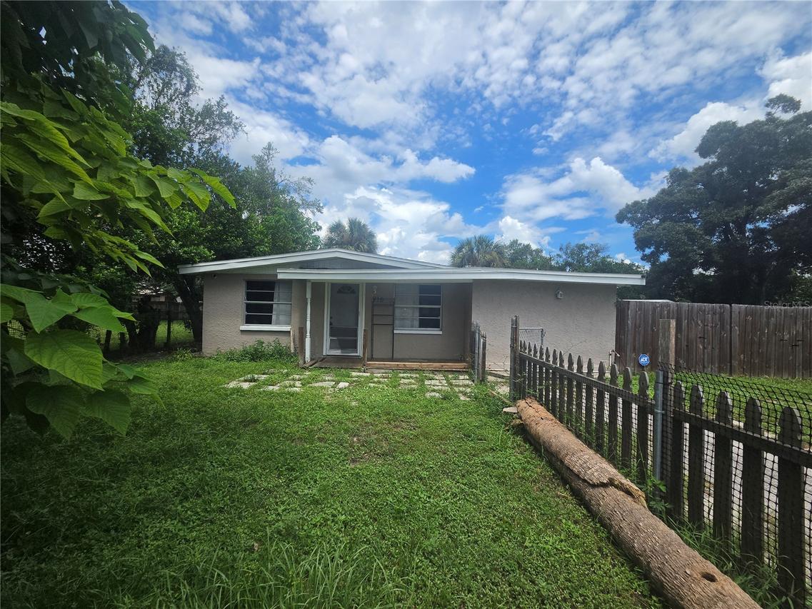 916 E 123rd Ave., Tampa, FL 33612