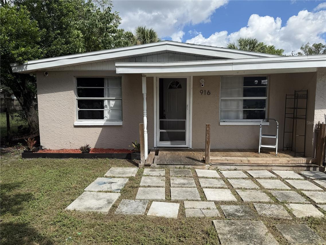 916 E 123rd Ave., Tampa, FL 33612