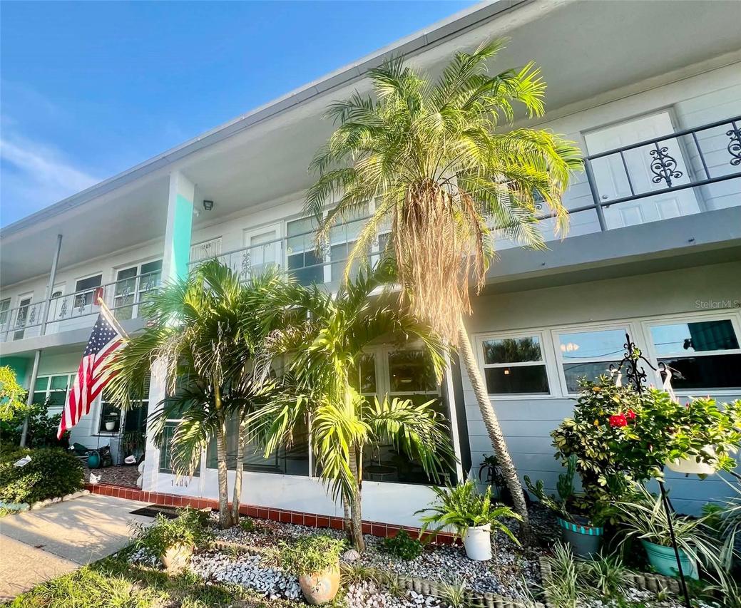 5820 N 43rd Terrace Ter. #1404, Kenneth City, FL 33709