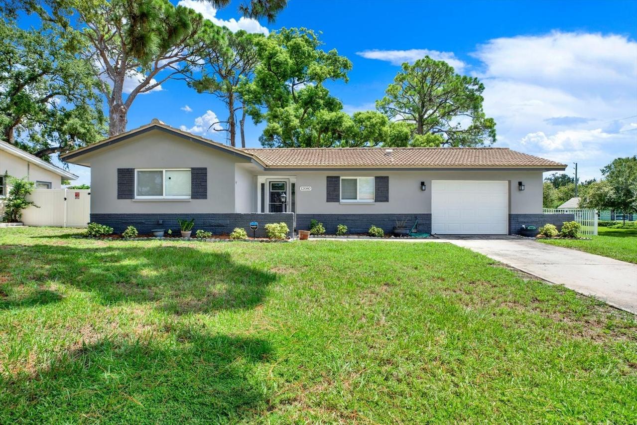 12080 68th Ter., Seminole, FL 33772
