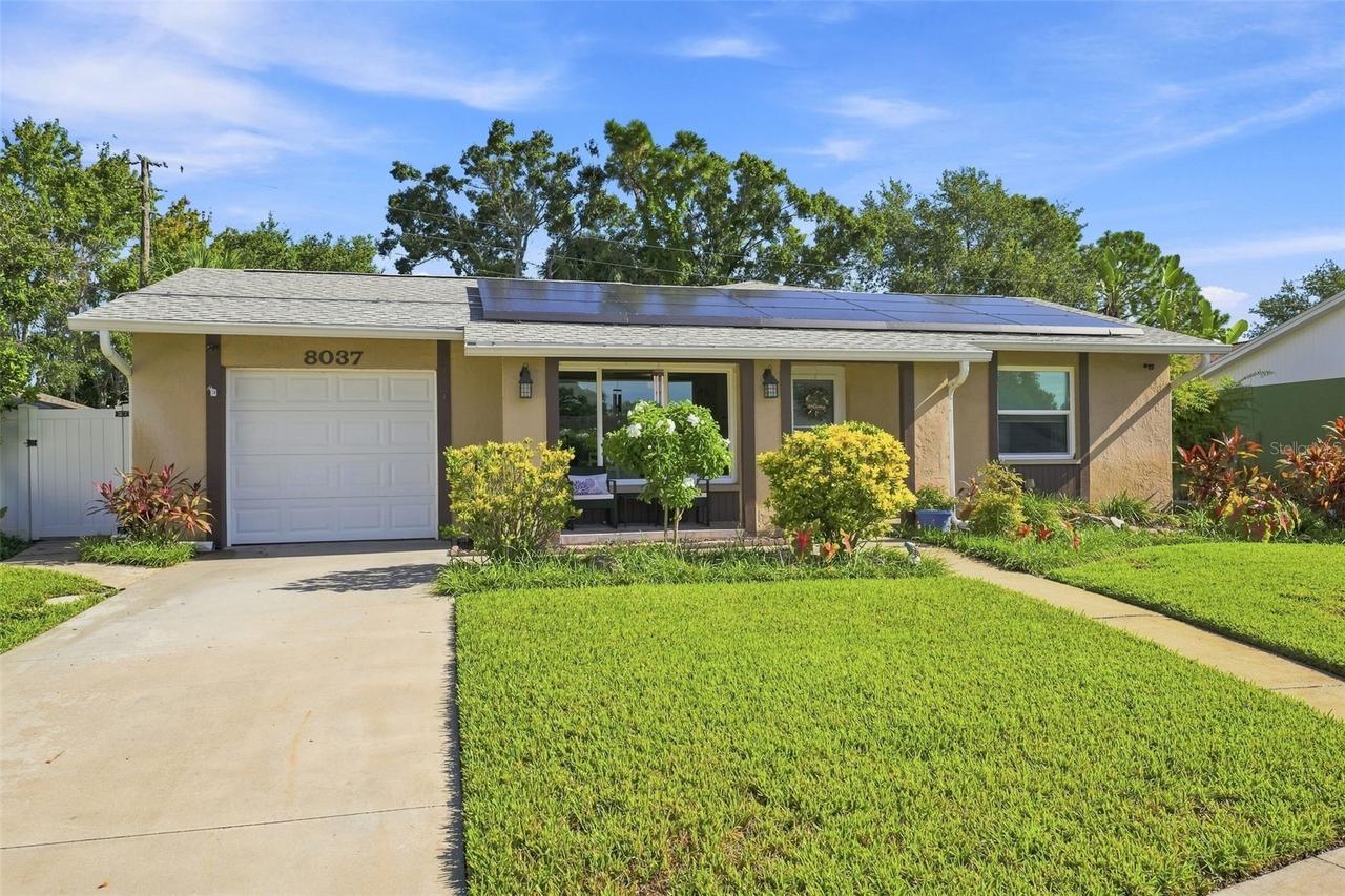 8037 Powder Horn Cir., Largo, FL 33773