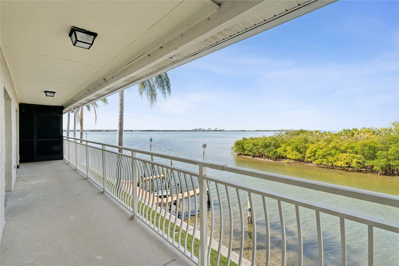 8829 Bay Pointe Dr. #206, Tampa, FL 33615