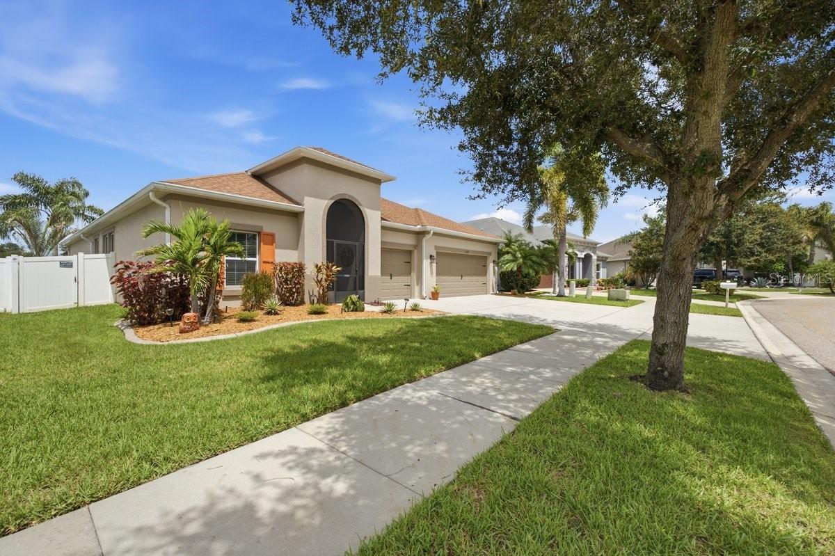 13739 Artesa Bell Dr., Riverview, FL 33579