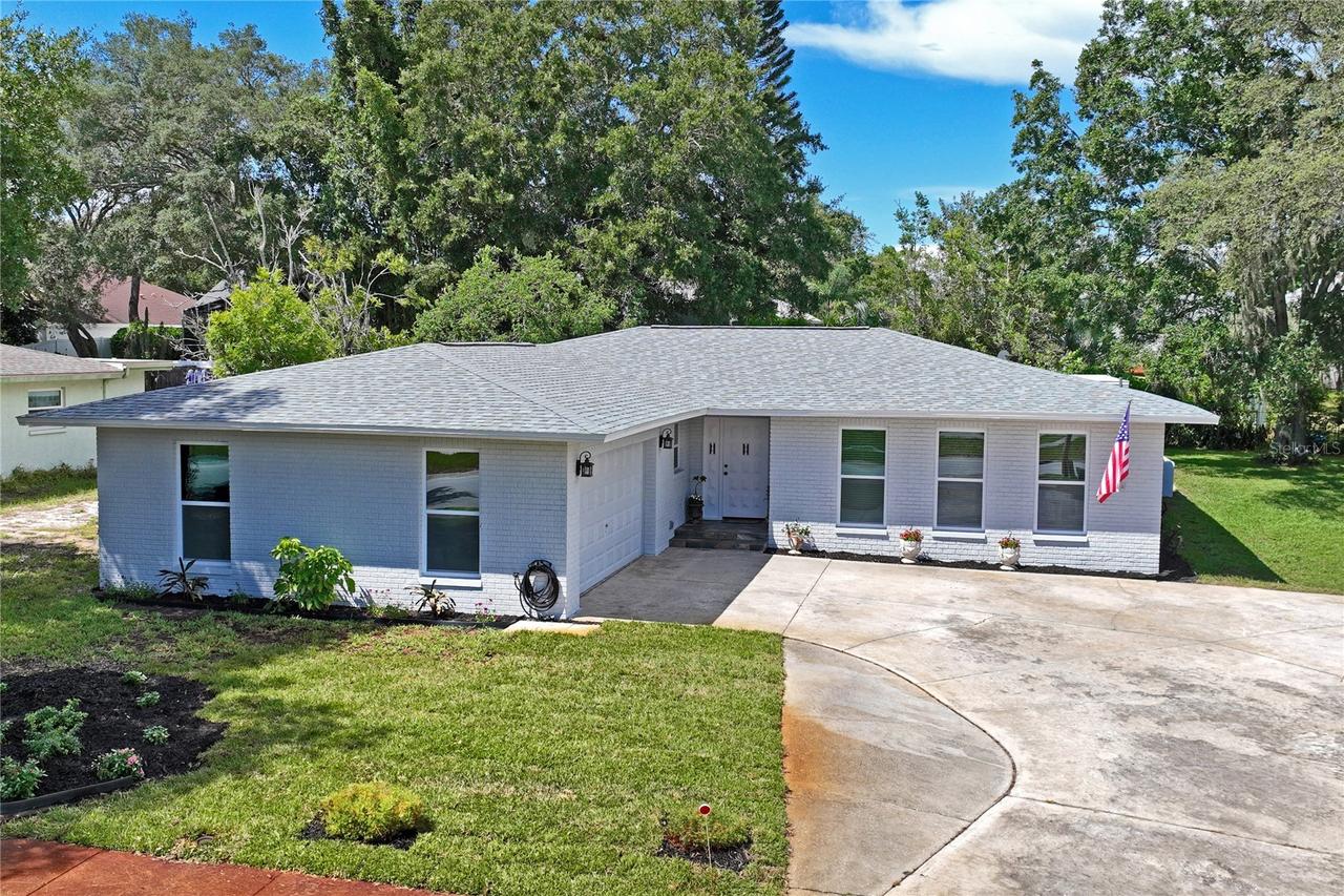 1131 Lancer Ln., Tarpon Springs, FL 34689