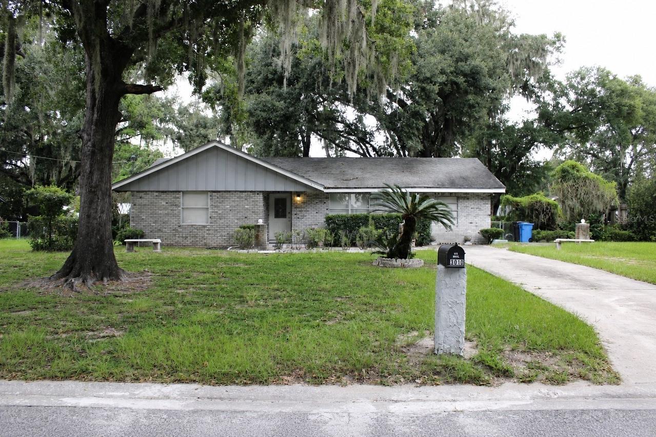 3010 Oakview Ln., Plant City, FL 33566