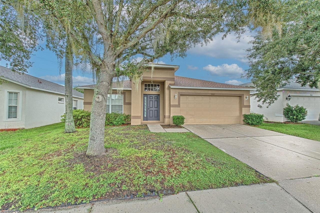 3945 Hampton Hills Dr., Lakeland, FL 33810