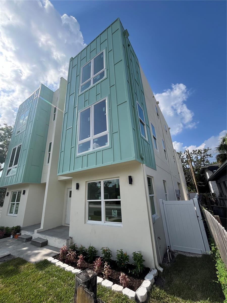 2142 5th Ave., St Petersburg, FL 33713