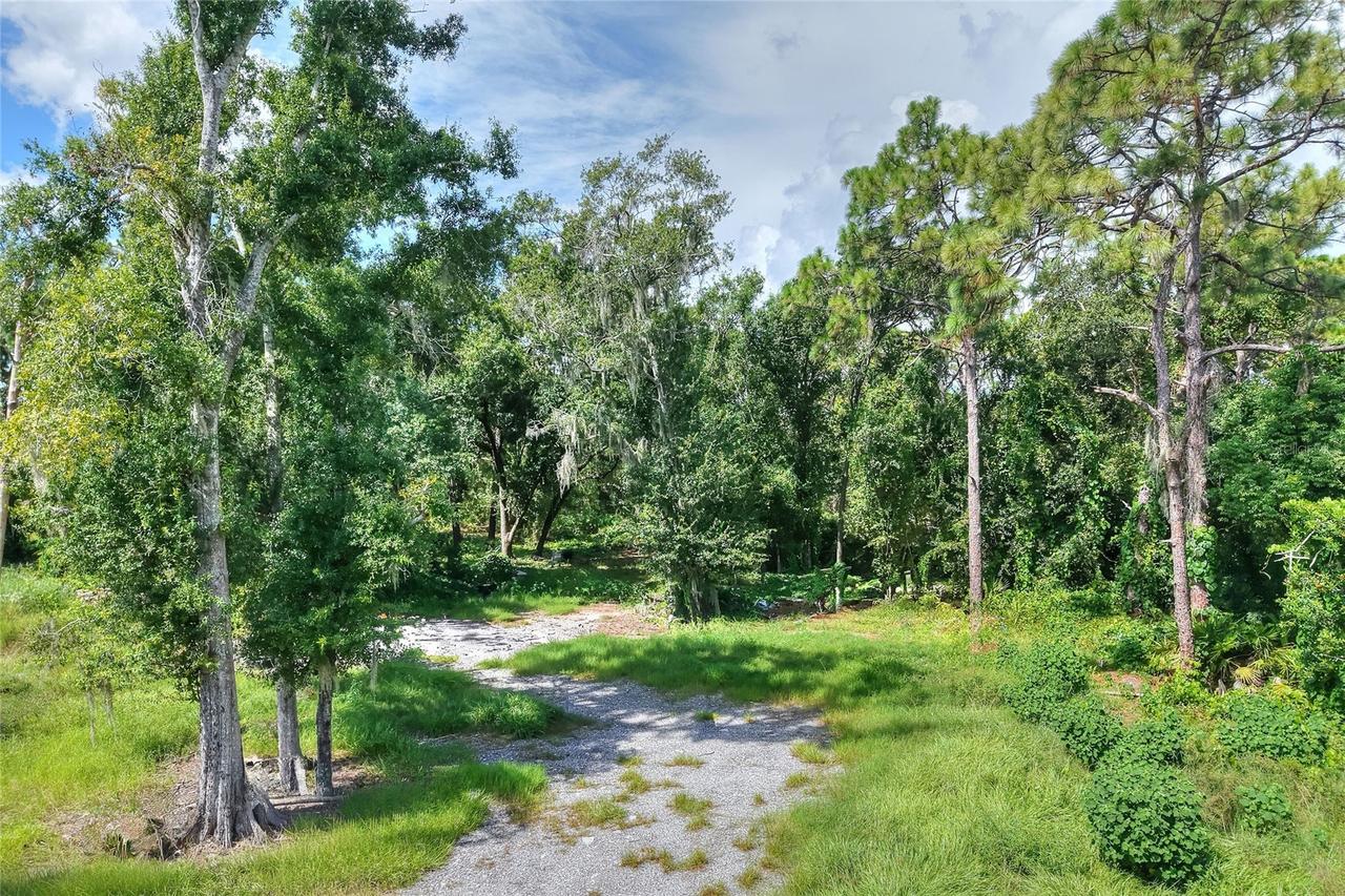 SE 33rd St., Ruskin, FL 33570