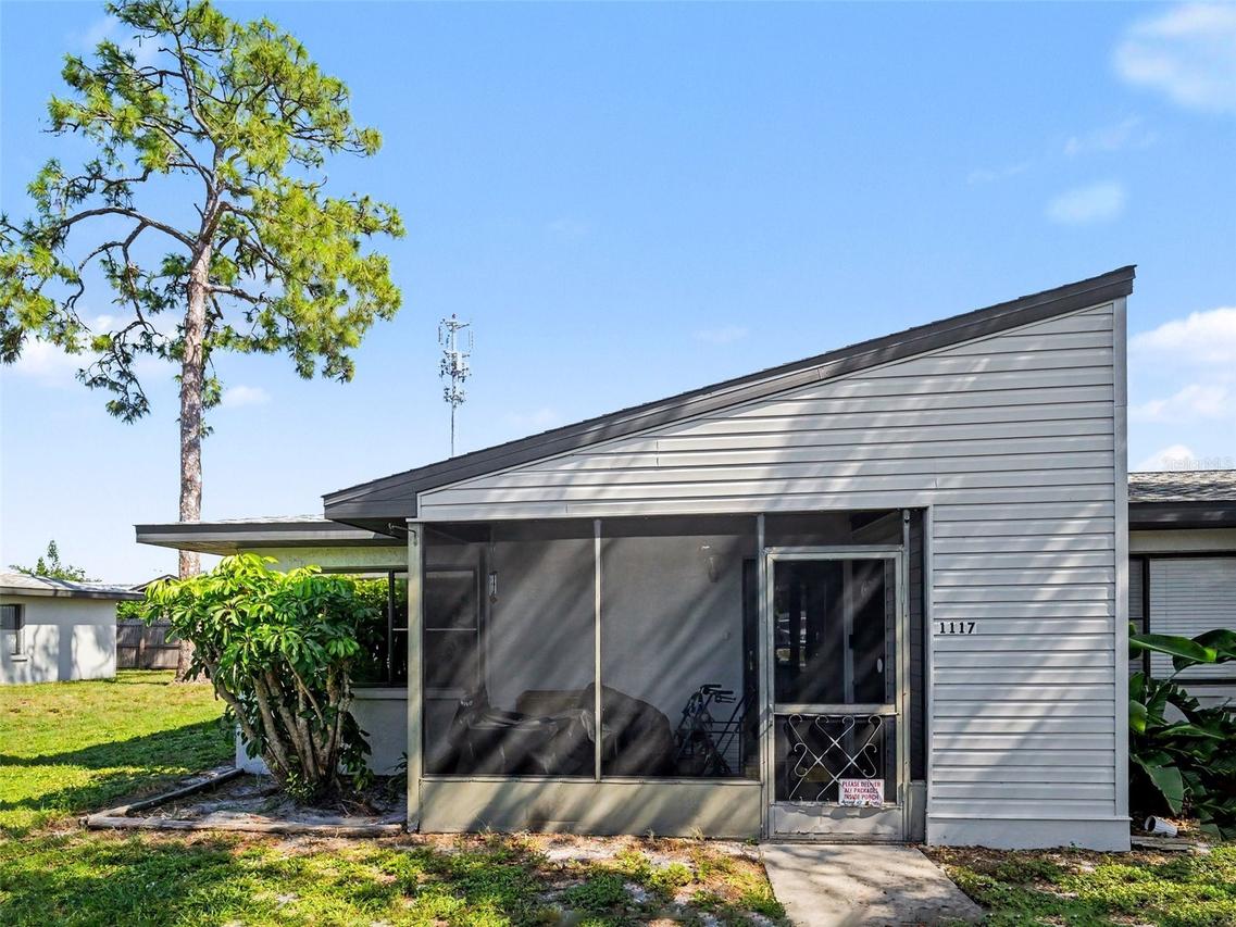 1117 68th Avenue Dr., Bradenton, FL 34207