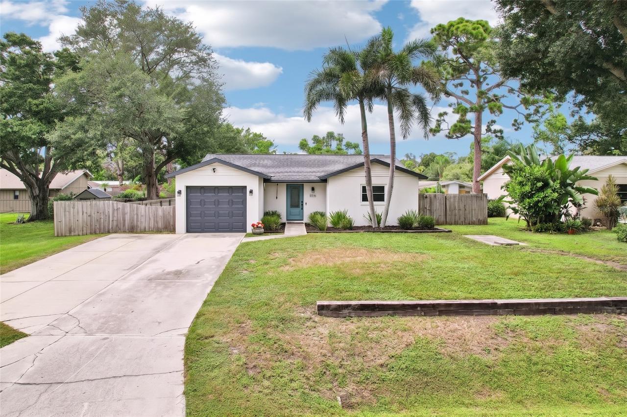 8710 Filson Pl., Sarasota, FL 34231