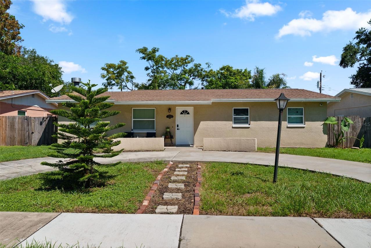 11199 Temple Ave., Seminole, FL 33772