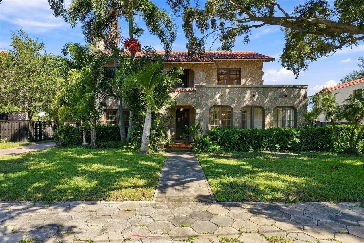 955 39th Ave., St Petersburg, FL 33703