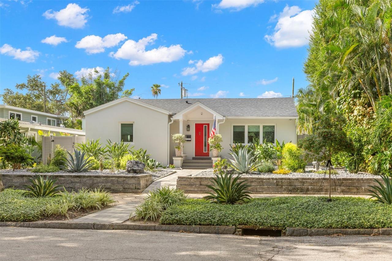 566 13th Ave., St Petersburg, FL 33701