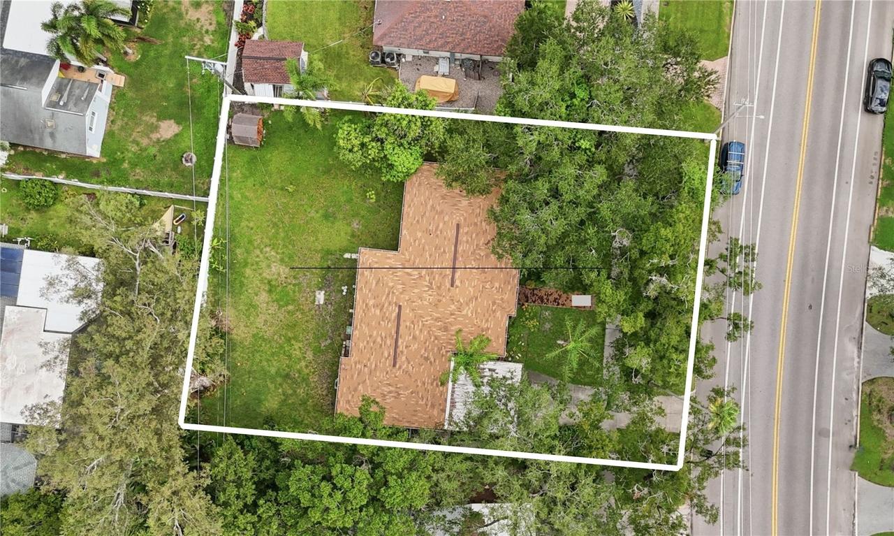 500 W Davis Blvd., Tampa, FL 33606