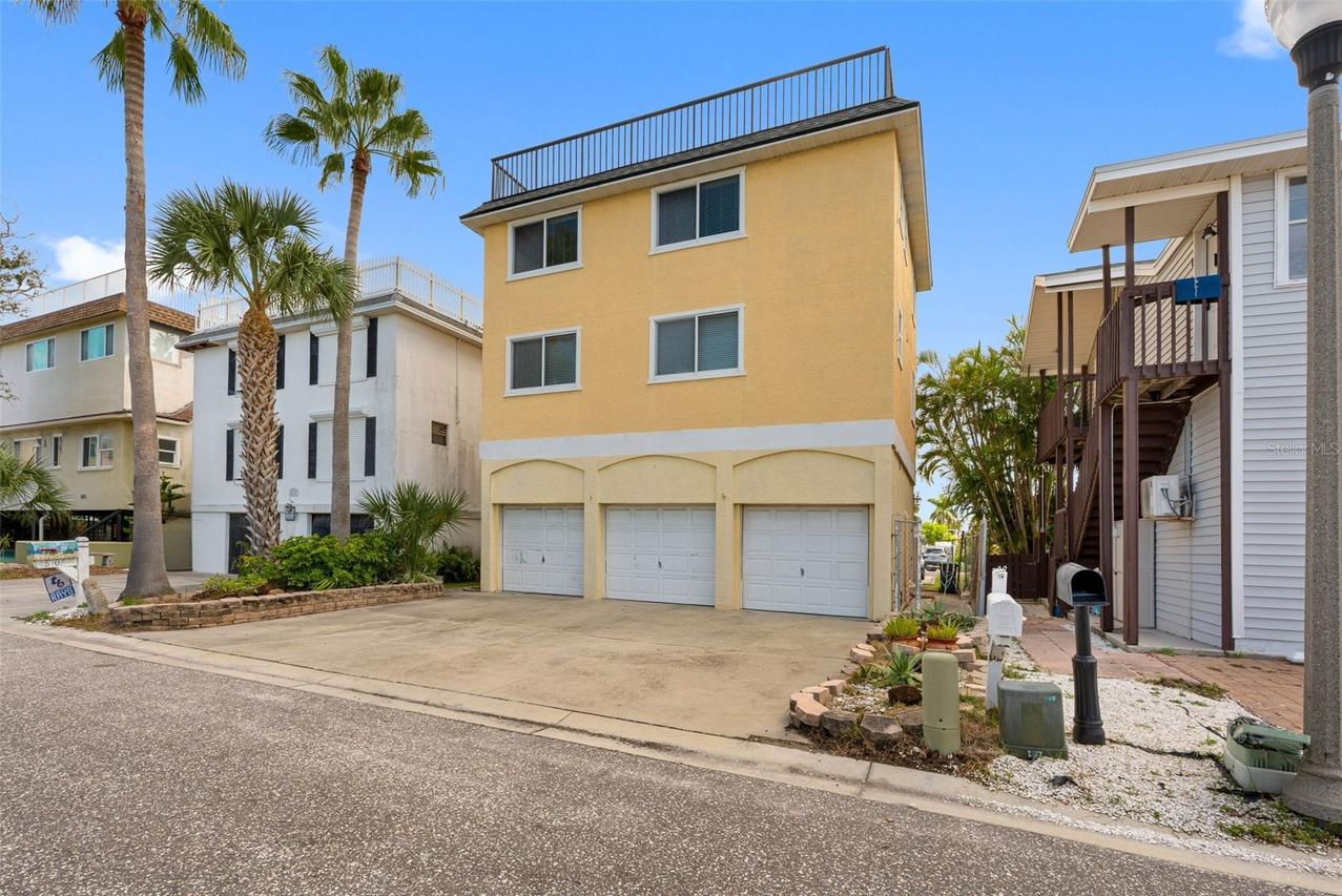 18105 1st St., Redington Shores, FL 33708