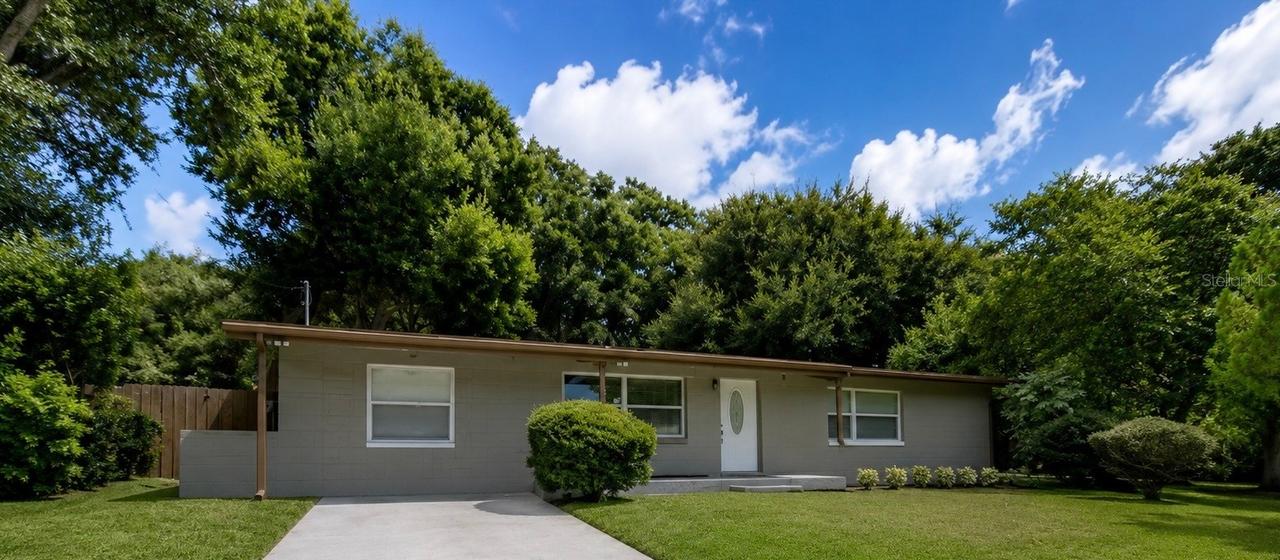 918 Valmar St., Brandon, FL 33511
