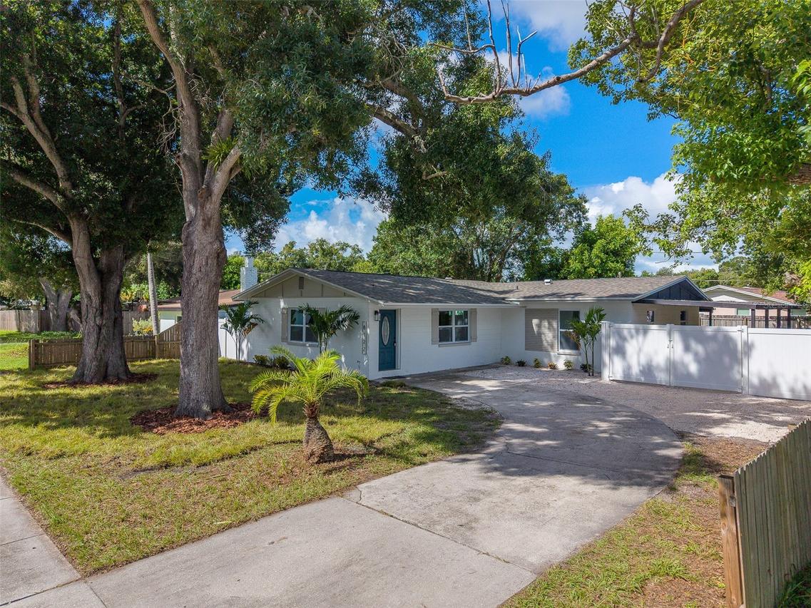8122 Lark St., Seminole, FL 33777