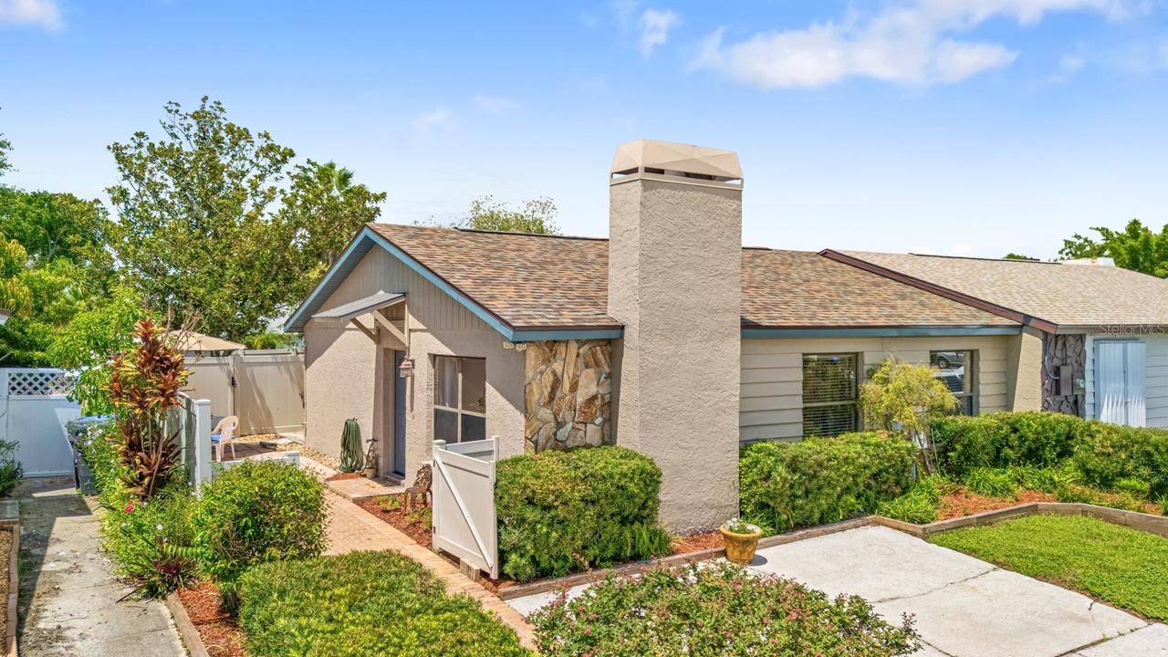 1205 Mohrlake Dr., Brandon, FL 33511