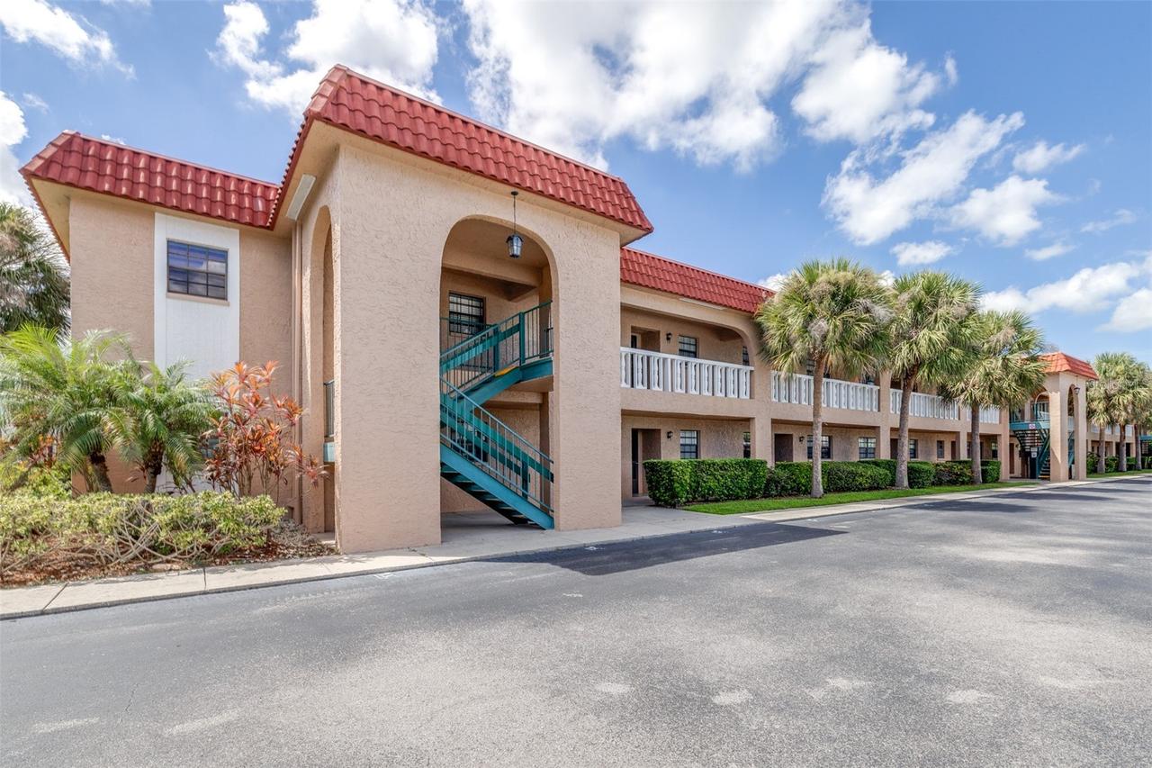 1750 Belleair Forest Dr. #A8, Belleair, FL 33756