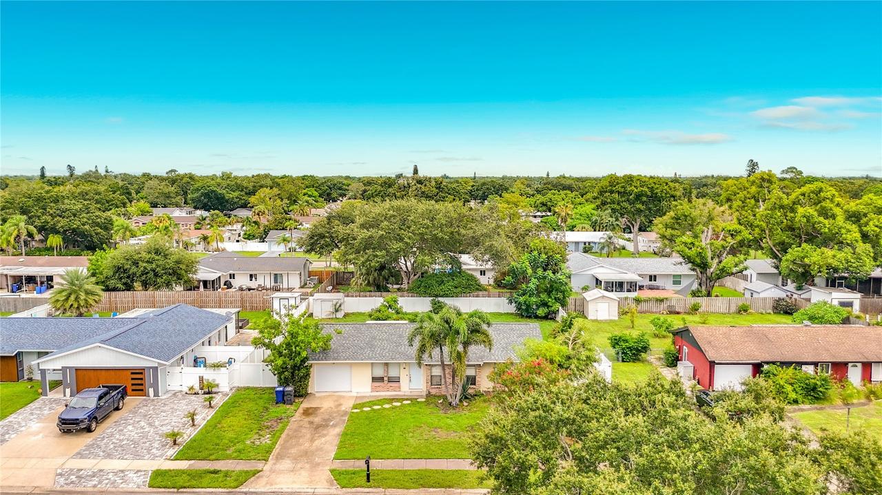 839 Southern Pine Ln., Sarasota, FL 34243