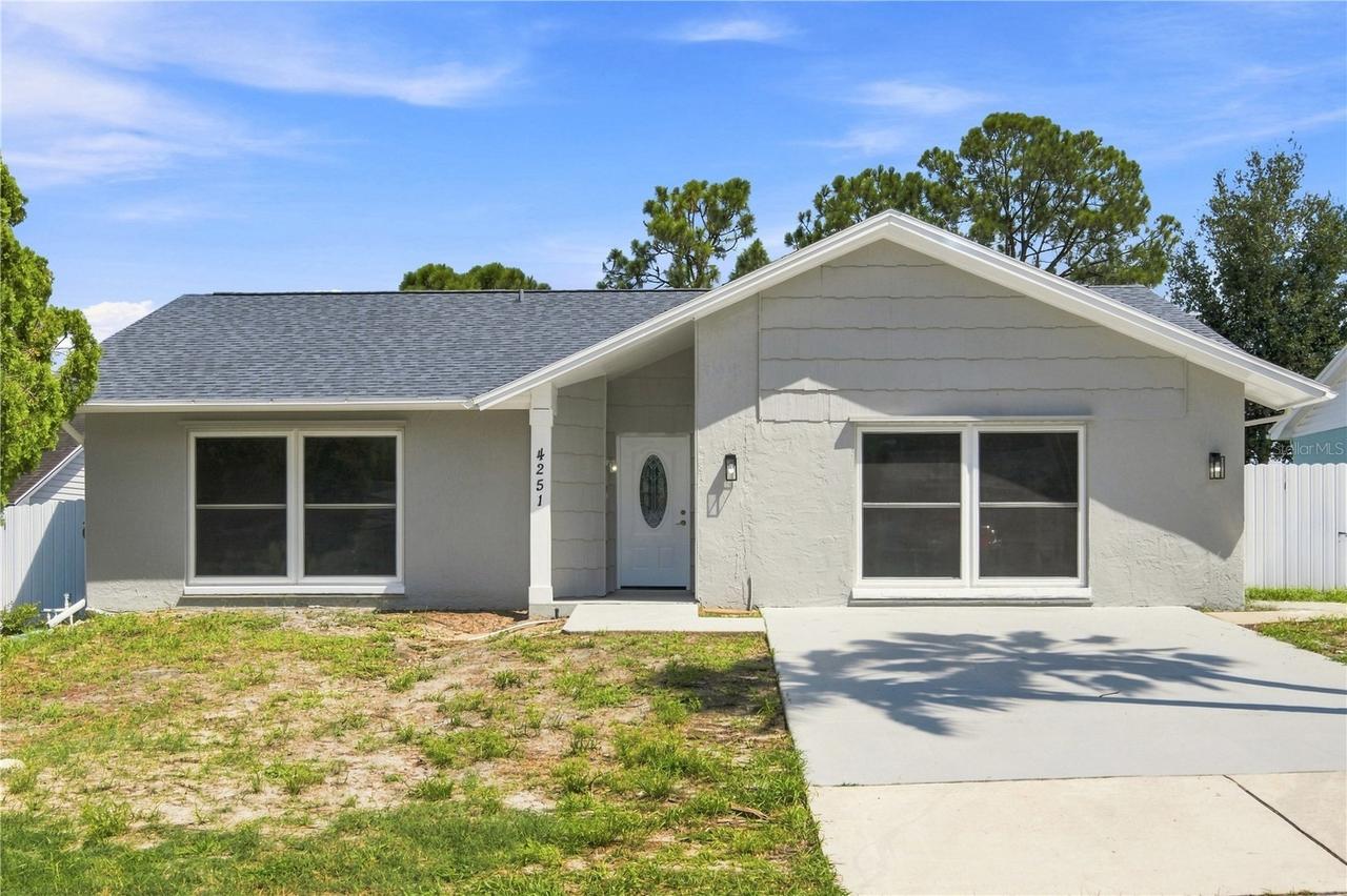 4251 Woodfield Ave., Holiday, FL 34691