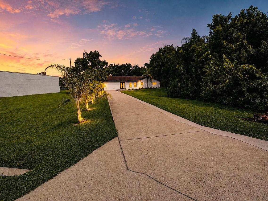 20 2nd Ave., Lutz, FL 33549