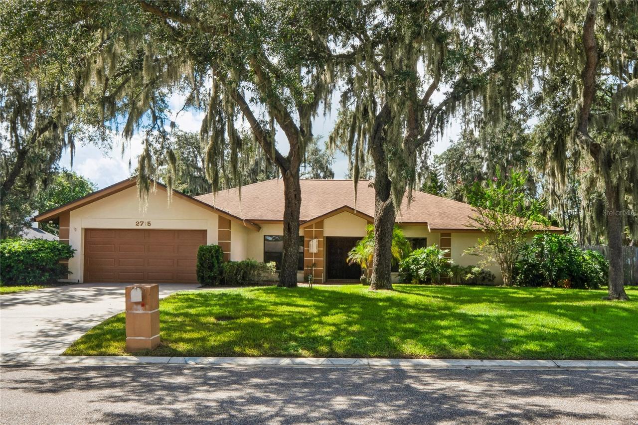 2715 Laurel Oak Dr., Plant City, FL 33566