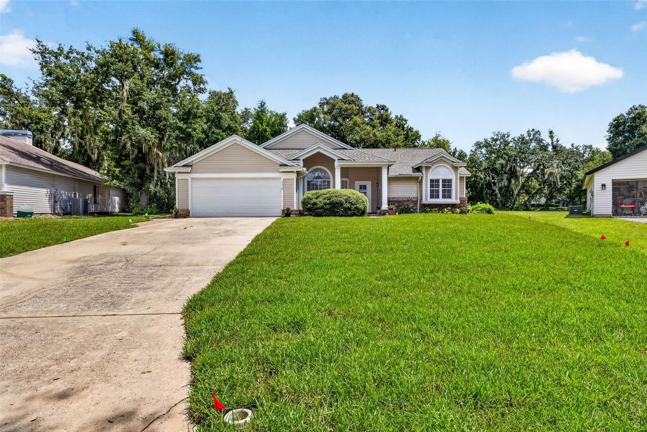 3318 Silverpond Dr., Plant City, FL 33566