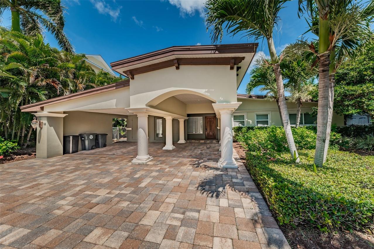 52 N Pine Cir., Belleair, FL 33756