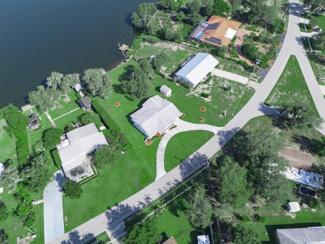 619 Lake Blue Dr., Lake Placid, FL 33852