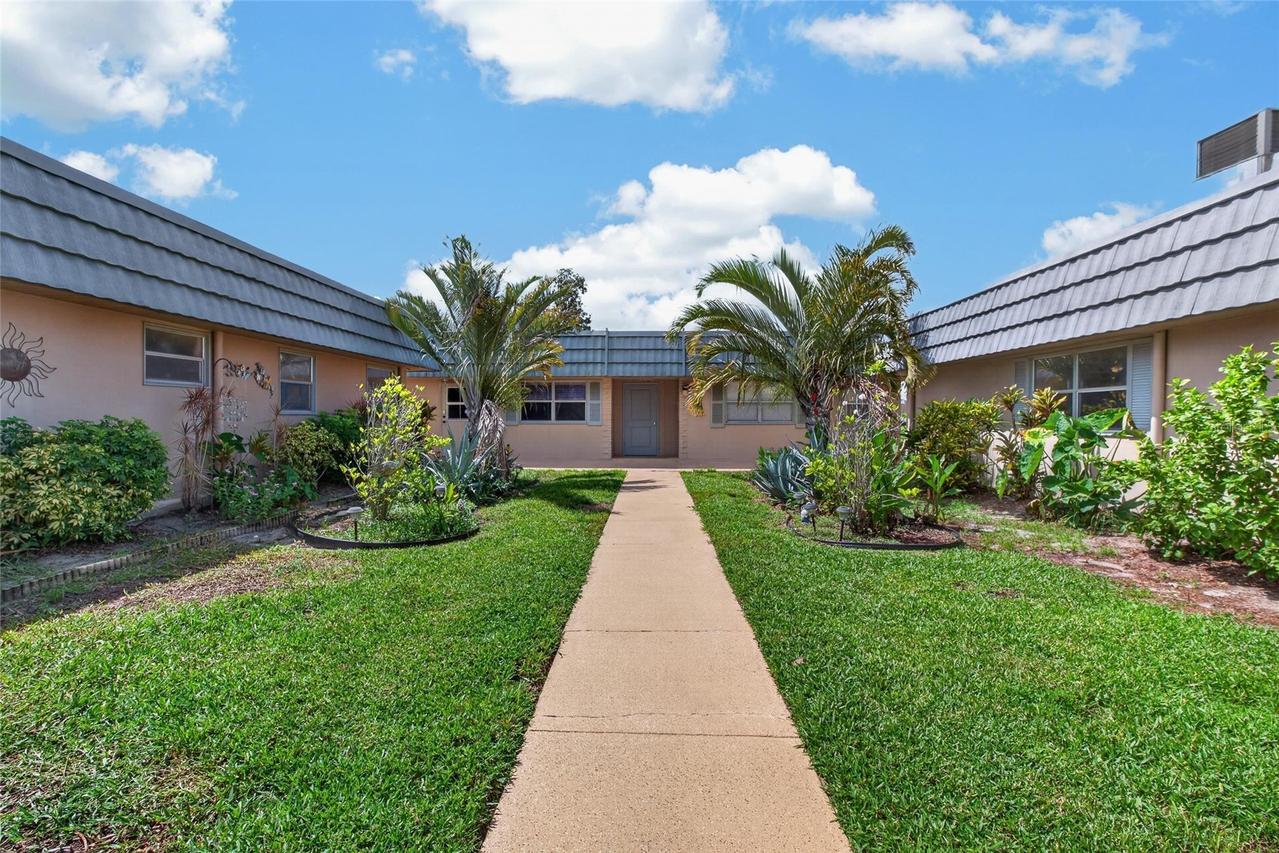 1802 Bedford Ter. #180, Sun City Center, FL 33573