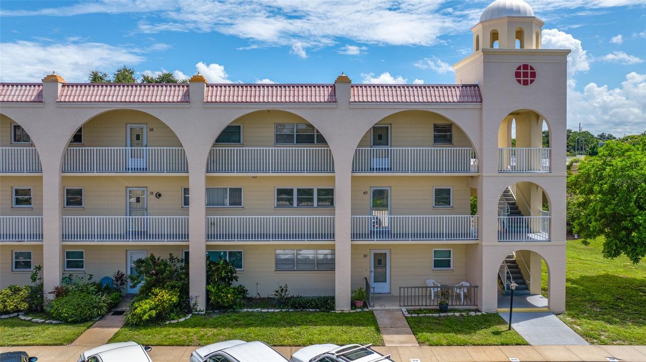 2258 World Parkway Blvd. #40, Clearwater, FL 33763