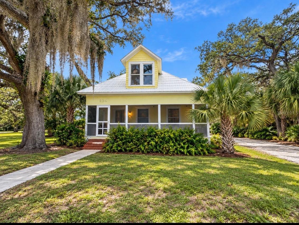 224 Albert St., Dunedin, FL 34698