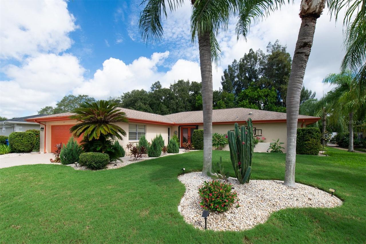 207 Amesbury Cir., Sun City Center, FL 33573