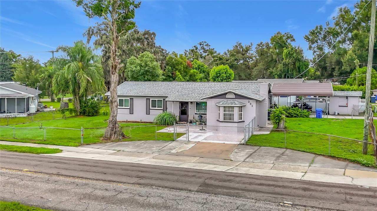201 E Wheeler Rd., Seffner, FL 33584