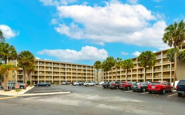 3753 Lake Bayshore Dr. #305, Bradenton, FL 34205
