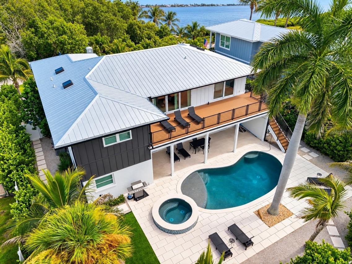 405 28th St., Holmes Beach, FL 34217