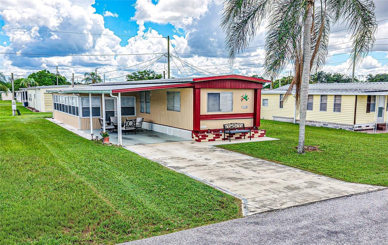 5238 Betty St., Zephyrhills, FL 33542
