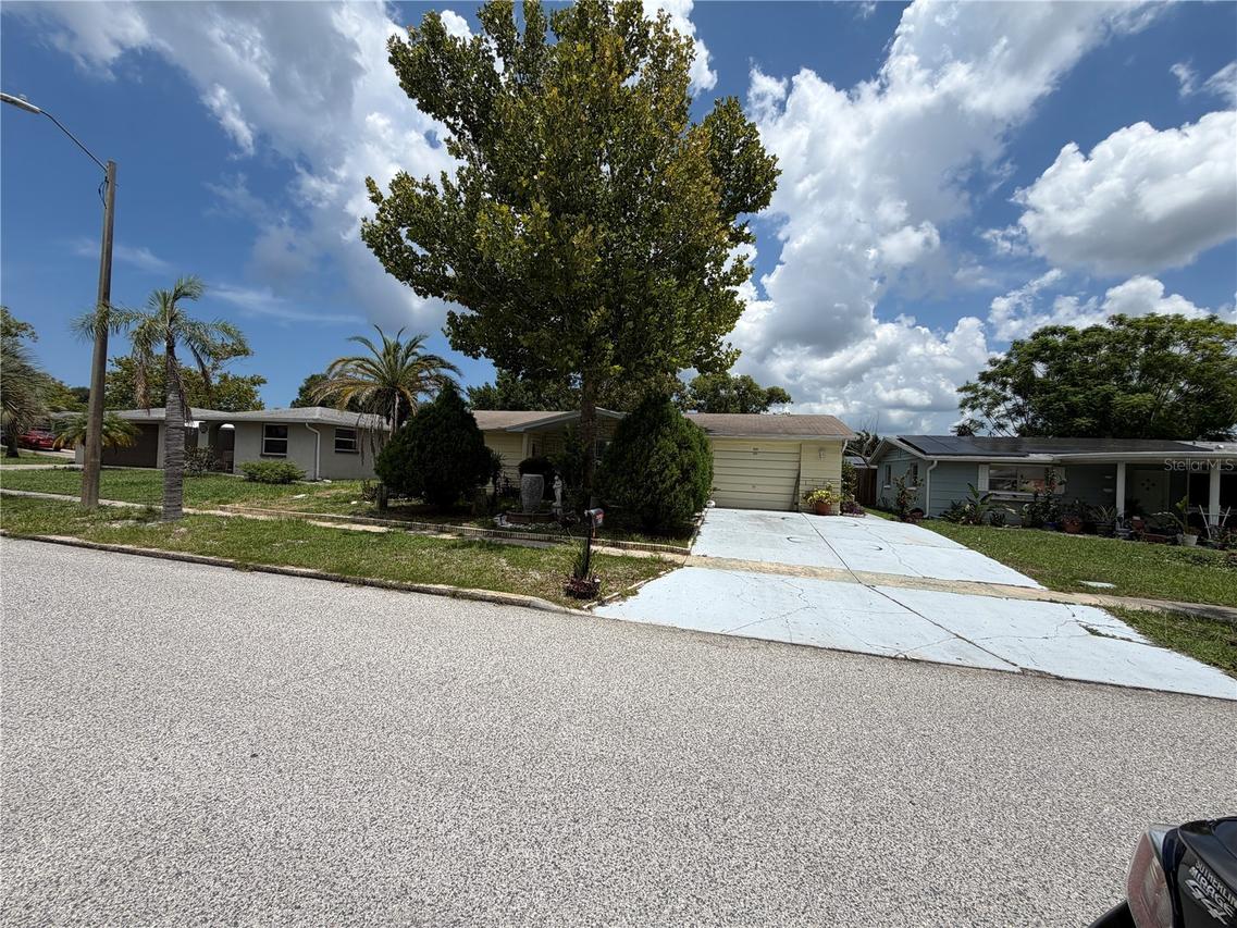 6251 6th Ave., New Port Richey, FL 34653