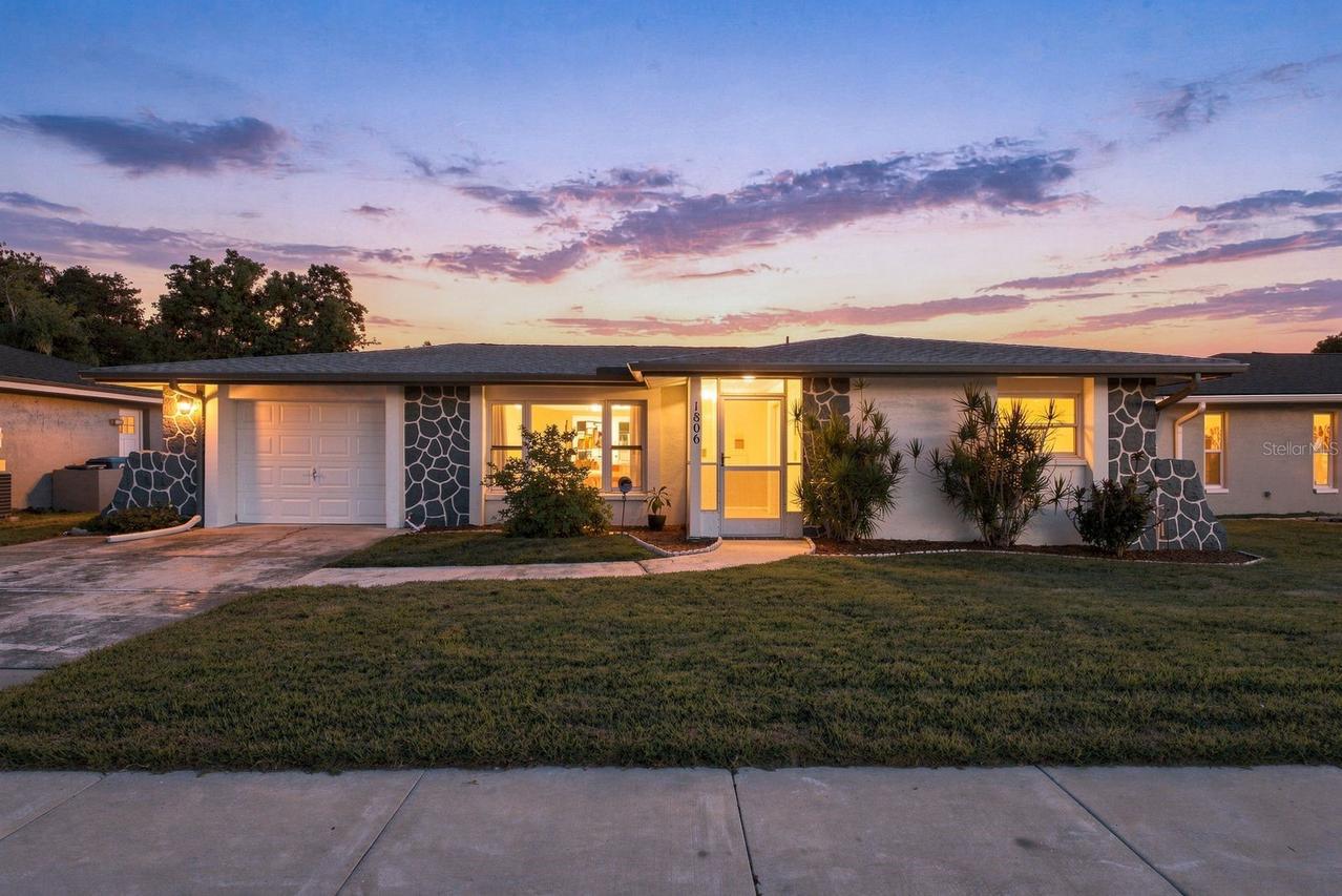 1806 Driftwood Cir., Oldsmar, FL 34677