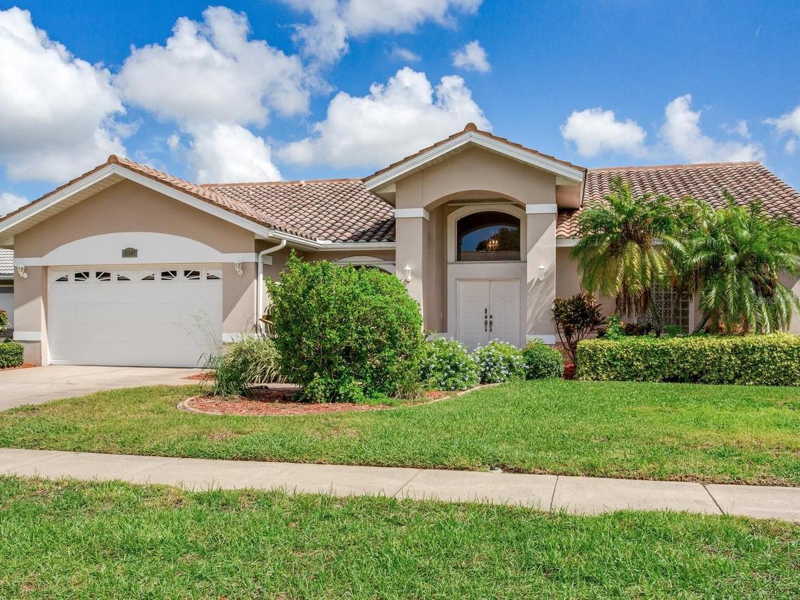 11581 Shelly Cir., Seminole, FL 33772