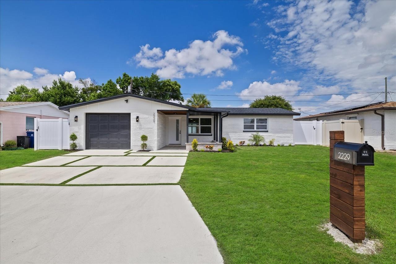 2229 Roselawn Dr., Holiday, FL 34691