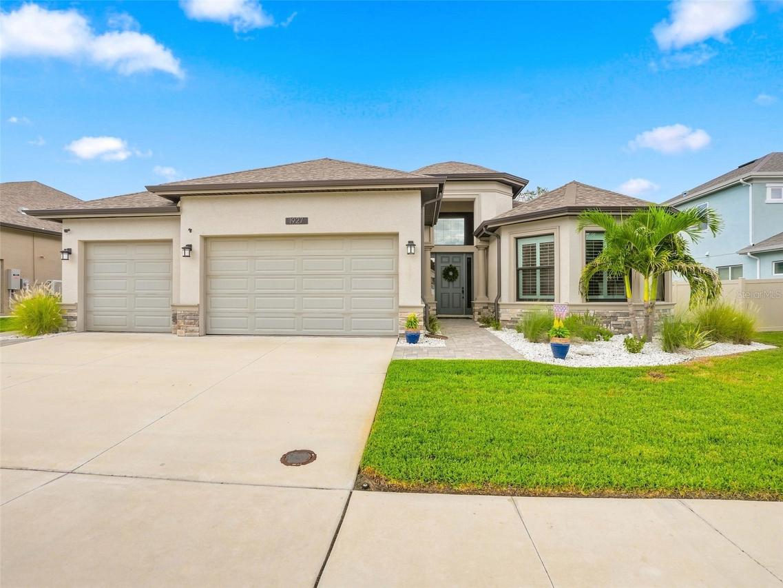 1927 Jullee Ln., Palm Harbor, FL 34683