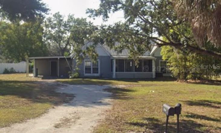 816 W Country Club Dr., Tampa, FL 33612