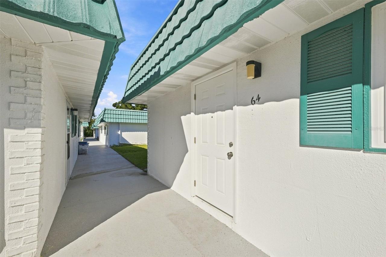 205 Kings Blvd. #64, Sun City Center, FL 33573