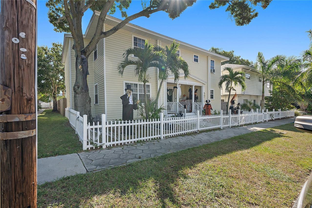 717 Dartmoor St., St Petersburg, FL 33701