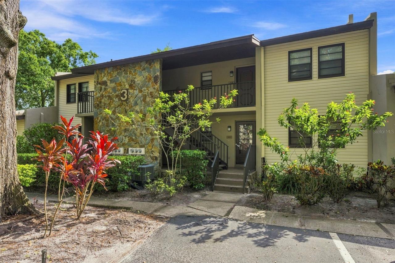 1000 Tarpon Woods Blvd. #302, Palm Harbor, FL 34685