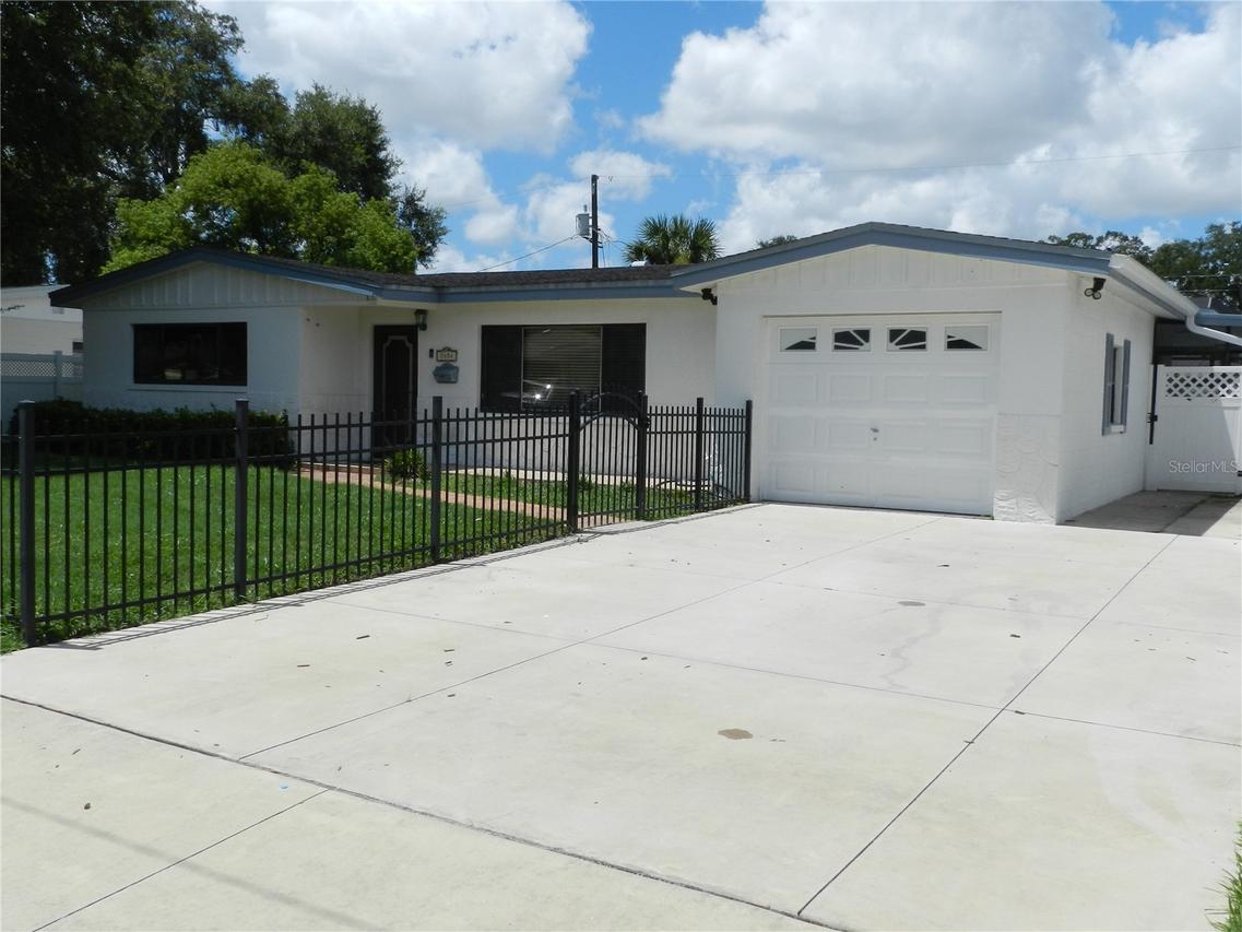 7454 1st Way, St Petersburg, FL 33702