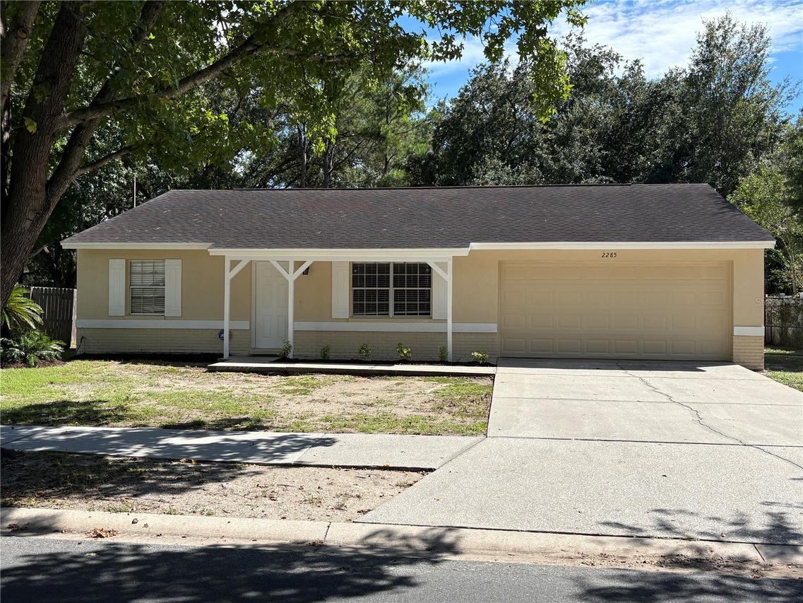 2285 Crystal Grove Ln., Lakeland, FL 33801
